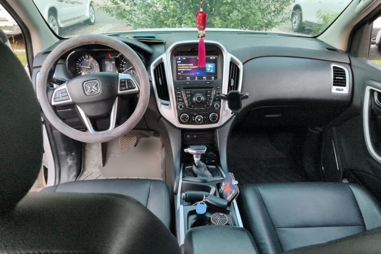 Used JMC Yusheng S350 2013 2.4T Automatic 2WD Diesel Luxury Edition 5 Seats Center Console