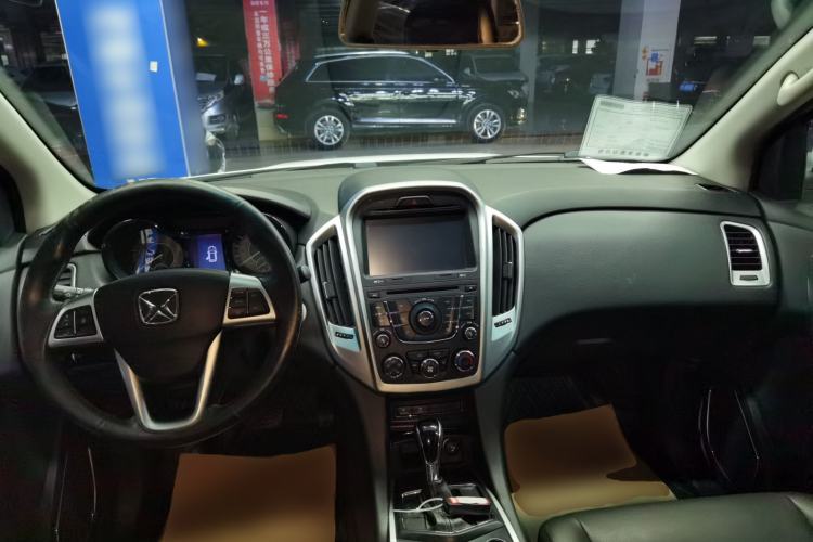 Used JMC Yusheng S350 2013 2.4T Automatic 2WD Diesel Luxury 7-Seater Center Console