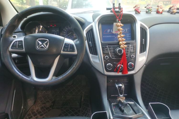 Used JMC Yusheng S350 2013 2.4T Automatic 2WD Diesel Luxury Edition 5 Seats Center Console