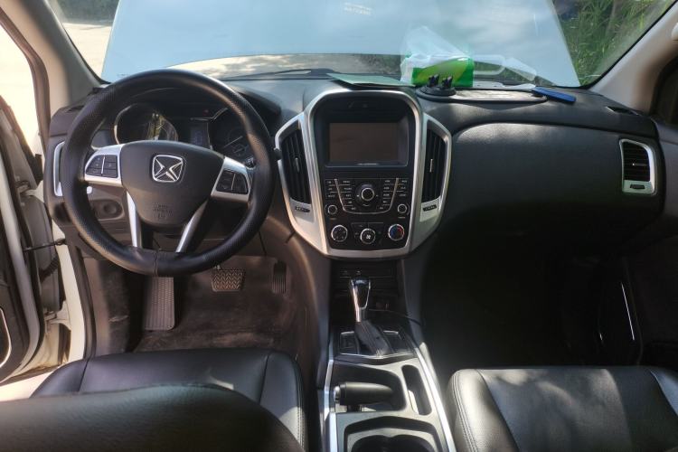 Used JMC Yusheng S350 2013 2.4T Automatic 4x4 Diesel Luxury 5-Seater Center Console