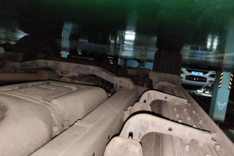 Used JMC Yusheng S350 2013 2.4T Automatic 2WD Diesel Luxury 7-Seater Chassis Rear Left