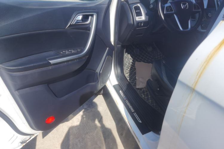 Used JMC Yusheng S350 2013 2.4T Manual 4x4 Diesel Luxury Edition 5 Seats Driver Seat