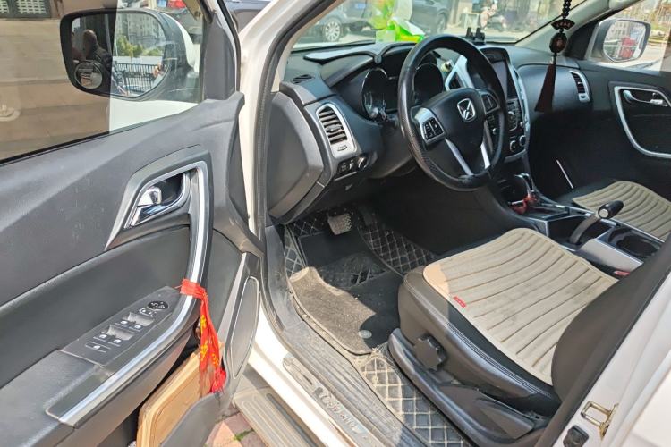 Used JMC Yusheng S350 2013 2.4T Automatic 4x4 Diesel Luxury 5-Seater Driver Seat