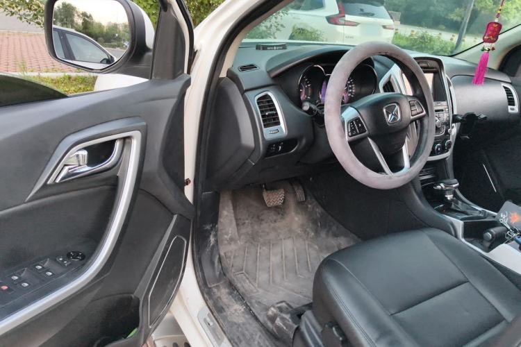 Used JMC Yusheng S350 2013 2.4T Automatic 2WD Diesel Luxury Edition 5 Seats Driver Seat
