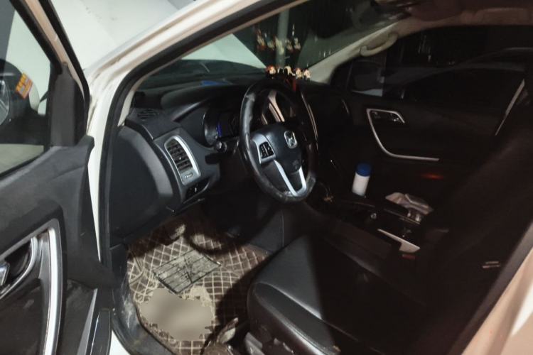 Used JMC Yusheng S350 2013 2.4T Automatic 2WD Diesel Luxury Edition 5 Seats Driver Seat