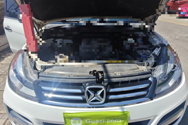 Used JMC Yusheng S350 2013 2.4T Automatic 2WD Diesel Luxury Edition 5 Seats Engine Bay