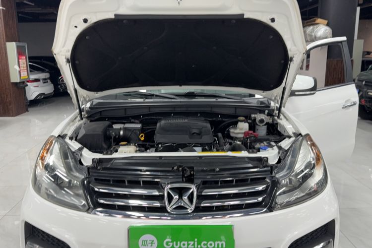 Used JMC Yusheng S350 2013 2.4T Automatic 4x4 Diesel Luxury 5-Seater Engine Bay