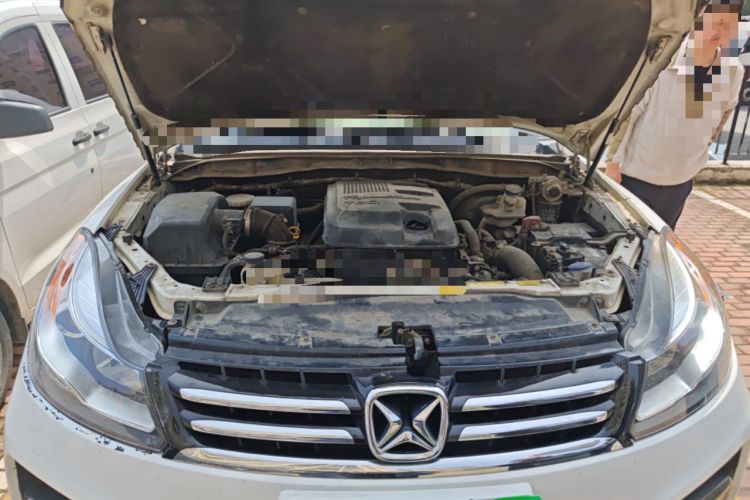 Used JMC Yusheng S350 2013 2.4T Automatic 4x4 Diesel Luxury 5-Seater Engine Bay