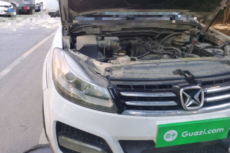 Used JMC Yusheng S350 2013 2.4T Automatic 2WD Diesel Luxury Edition 5 Seats Engine Bay Right