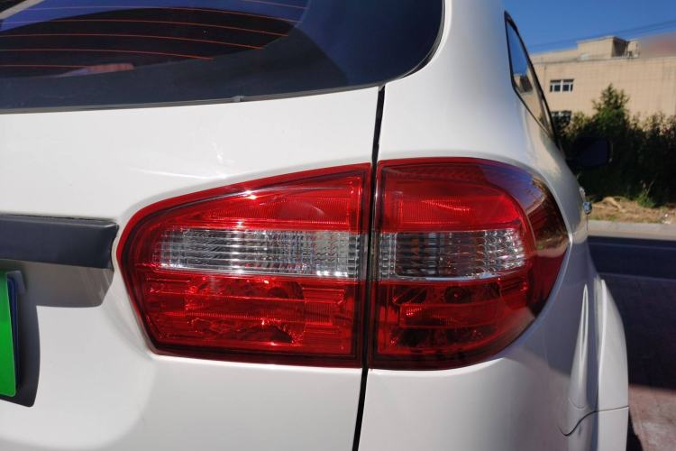 Used JMC Yusheng S350 2013 2.4T Automatic 2WD Diesel Luxury Edition 5 Seats Exterior 7