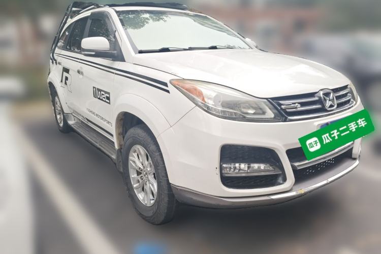 Used JMC Yusheng S350 2013 2.4T Manual 4x4 Diesel Luxury 7-Seater Front Right 45 Deg