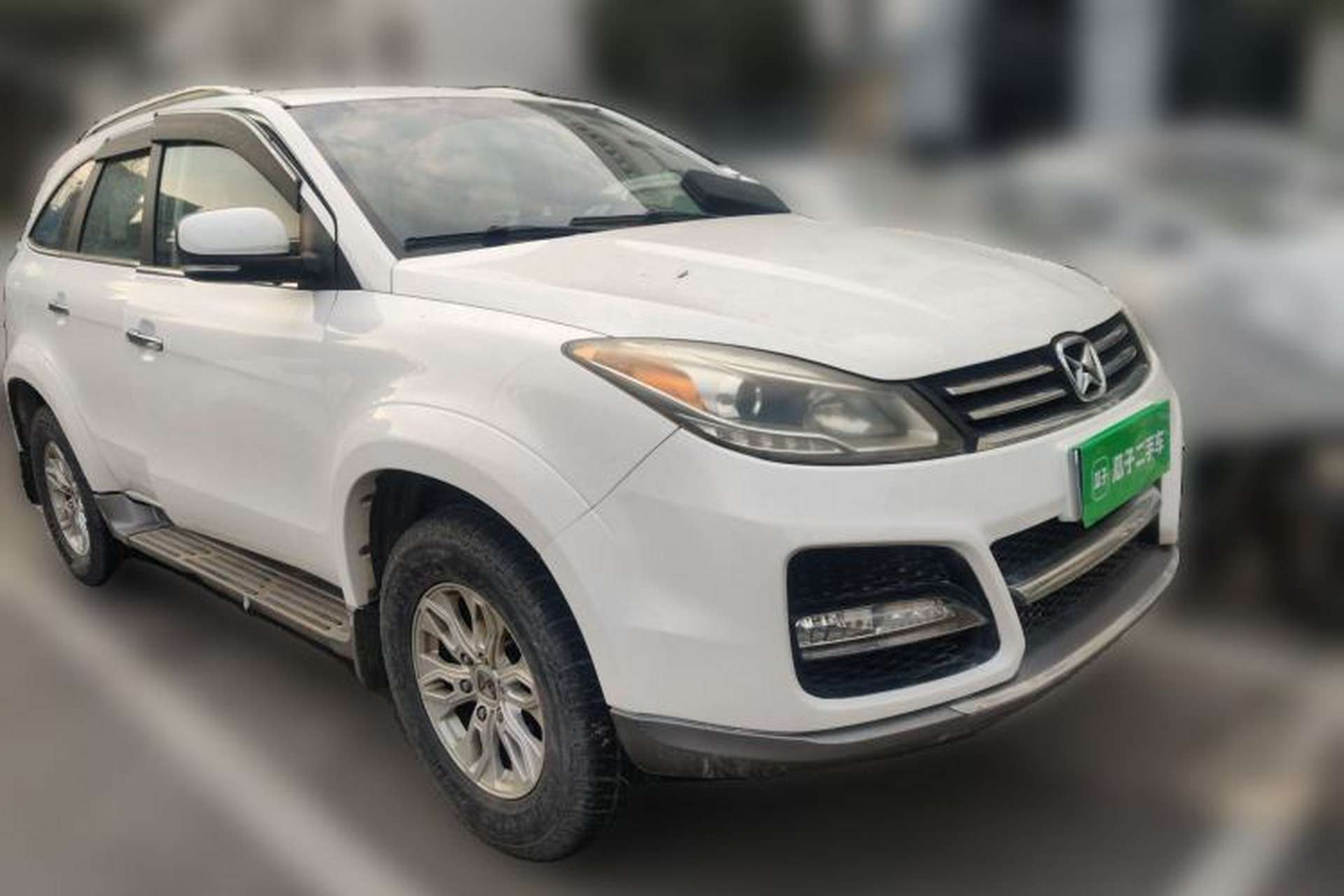 Used JMC Yusheng S350 2013 2.4T Automatic 2WD Diesel Luxury 7-Seater Front Right 45 Deg