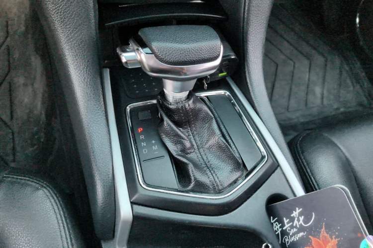 Used JMC Yusheng S350 2013 2.4T Automatic 2WD Diesel Luxury Edition 5 Seats Gear Lever