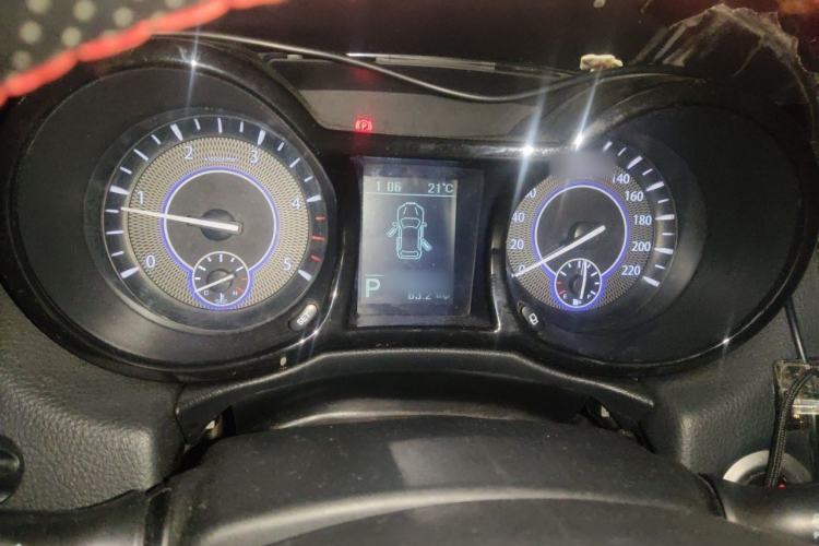 Used JMC Yusheng S350 2013 2.4T Automatic 2WD Diesel Ultra-Luxury 7-Seater Instrument Cluster