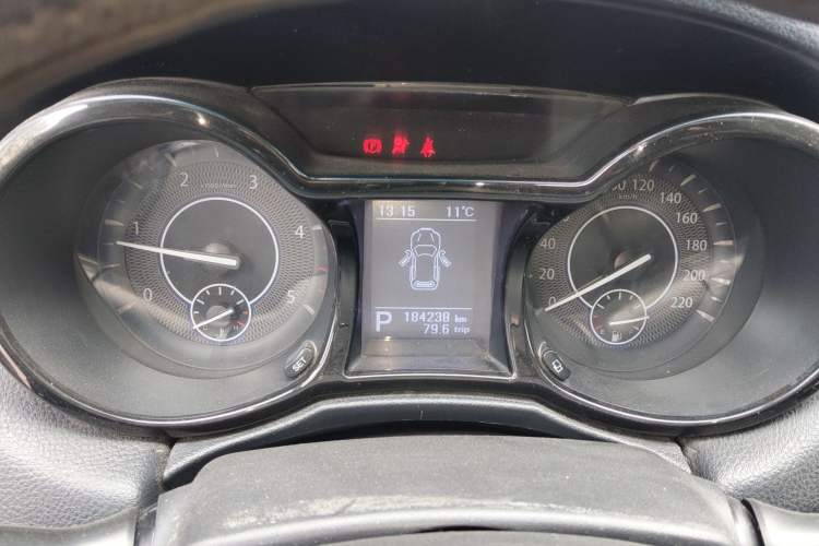 Used JMC Yusheng S350 2013 2.4T Automatic 2WD Diesel Luxury Edition 5 Seats Instrument Cluster