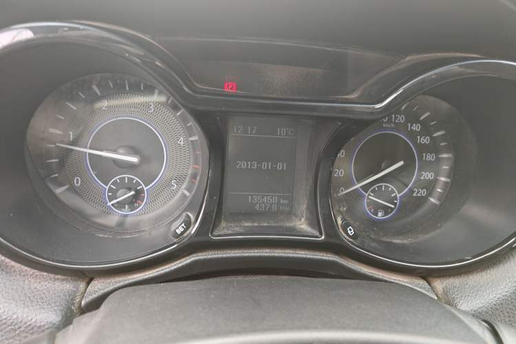 Used JMC Yusheng S350 2013 2.4T Manual Two-Wheel Drive Diesel Luxury Edition 5 Seats Instrument Cluster