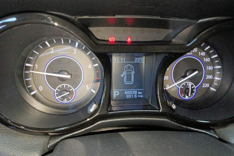 Used JMC Yusheng S350 2013 2.4T Automatic 2WD Diesel Luxury Edition 5 Seats Instrument Cluster