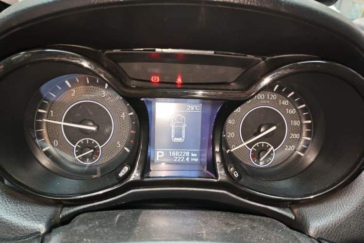 Used JMC Yusheng S350 2013 2.4T Automatic 2WD Diesel Ultra-Luxury 5-Seater Instrument Cluster