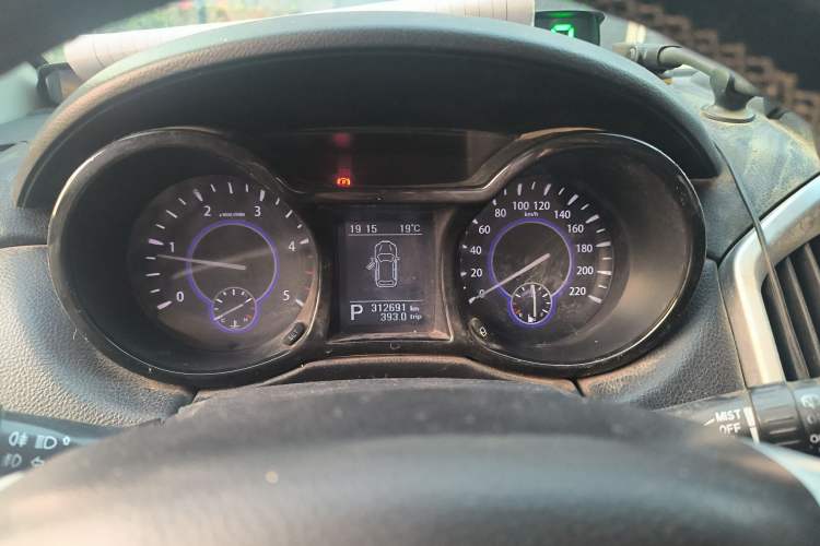 Used JMC Yusheng S350 2013 2.4T Automatic 2WD Diesel Luxury Edition 5 Seats Instrument Cluster