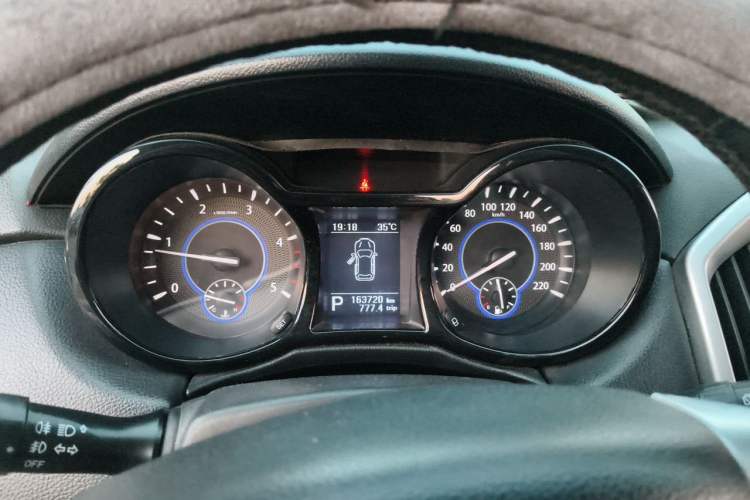 Used JMC Yusheng S350 2013 2.4T Automatic 2WD Diesel Luxury Edition 5 Seats Instrument Cluster