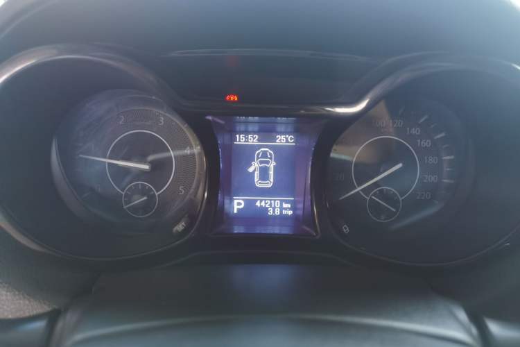 Used JMC Yusheng S350 2013 2.4T Automatic 2WD Diesel Ultra-Luxury 5-Seater Instrument Cluster