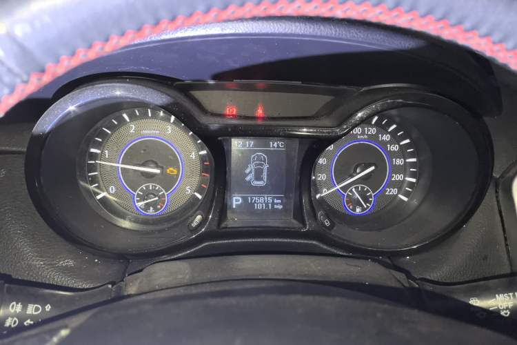 Used JMC Yusheng S350 2013 2.4T Automatic 2WD Diesel Luxury Edition 5 Seats Instrument Cluster