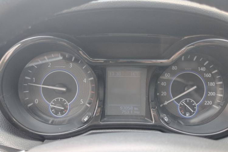Used JMC Yusheng S350 2013 2.4T Manual Two-Wheel Drive Diesel Luxury 7-Seater Instrument Cluster