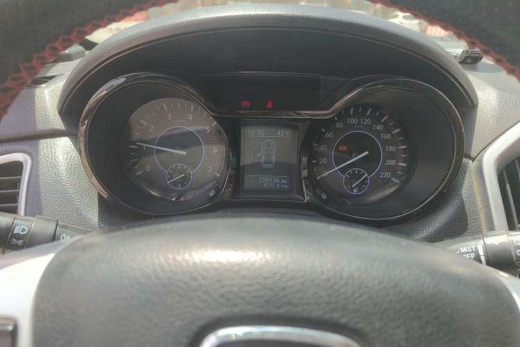 Used JMC Yusheng S350 2013 2.0T Manual 4x4 Gasoline Luxury Edition 5 Seats Instrument Cluster