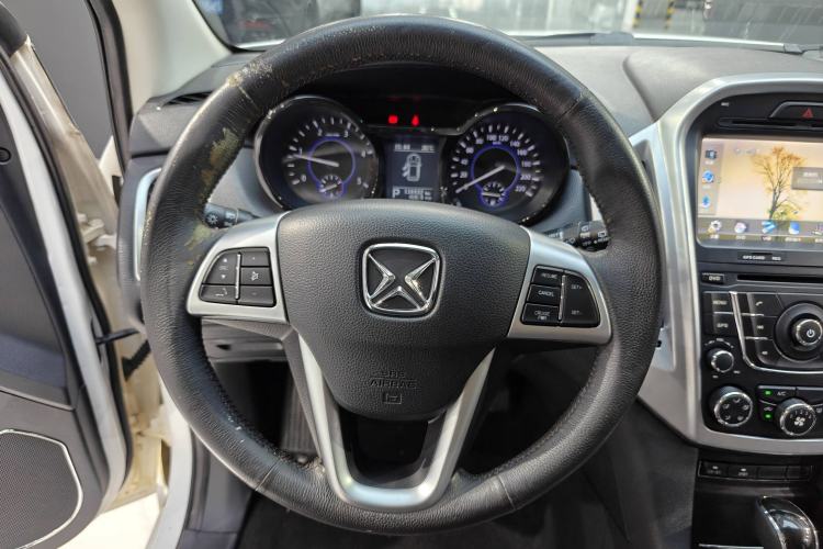 Used JMC Yusheng S350 2013 2.4T Automatic 2WD Diesel Luxury Edition 5 Seats Interior 2