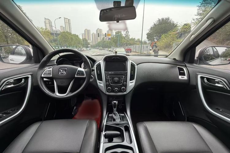 Used JMC Yusheng S350 2013 2.4T Automatic 2WD Diesel Luxury Edition 5 Seats Interior 3