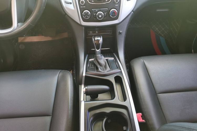 Used JMC Yusheng S350 2013 2.4T Automatic 2WD Diesel Luxury Edition 5 Seats Interior 6
