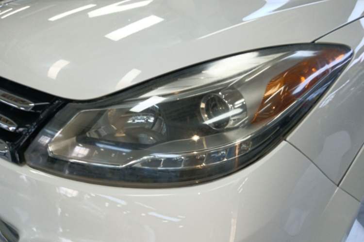 Used JMC Yusheng S350 2013 2.4T Automatic 2WD Diesel Luxury Edition 5 Seats Left Front Headlight