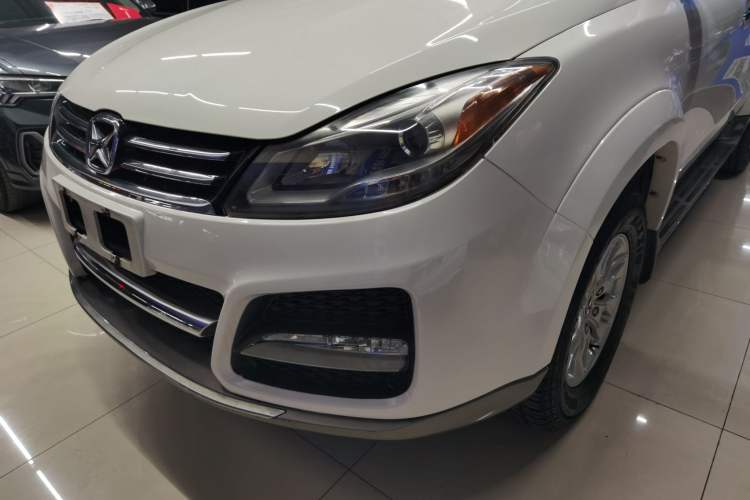 Used JMC Yusheng S350 2013 2.4T Automatic 2WD Diesel Luxury 7-Seater Left Front Headlight
