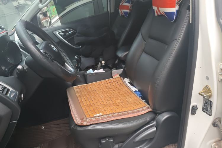 Used JMC Yusheng S350 2013 2.4T Manual 4x4 Diesel Luxury 7-Seater Left Front Seat