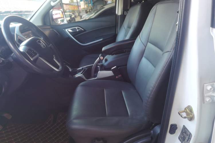 Used JMC Yusheng S350 2013 2.4T Automatic 2WD Diesel Ultra-Luxury 5-Seater Left Front Seat