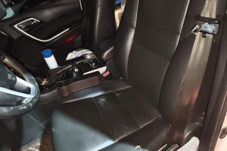 Used JMC Yusheng S350 2013 2.4T Automatic 2WD Diesel Luxury Edition 5 Seats Left Front Seat