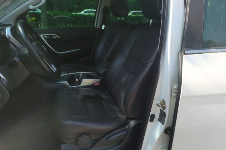 Used JMC Yusheng S350 2013 2.4T Automatic 4x4 Diesel Luxury 5-Seater Left Front Seat