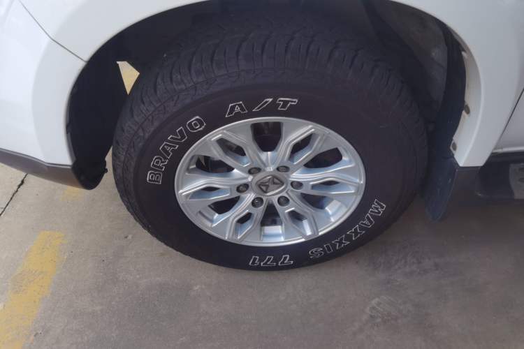 Used JMC Yusheng S350 2013 2.4T Automatic 2WD Diesel Ultra-Luxury 5-Seater Left Front Wheel Hub