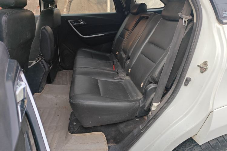 Used JMC Yusheng S350 2013 2.4T Manual Two-Wheel Drive Diesel Luxury Edition 5 Seats Left Rear Seat