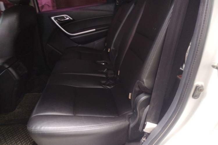 Used JMC Yusheng S350 2013 2.4T Manual 4x4 Diesel Luxury Edition 5 Seats Left Rear Seat