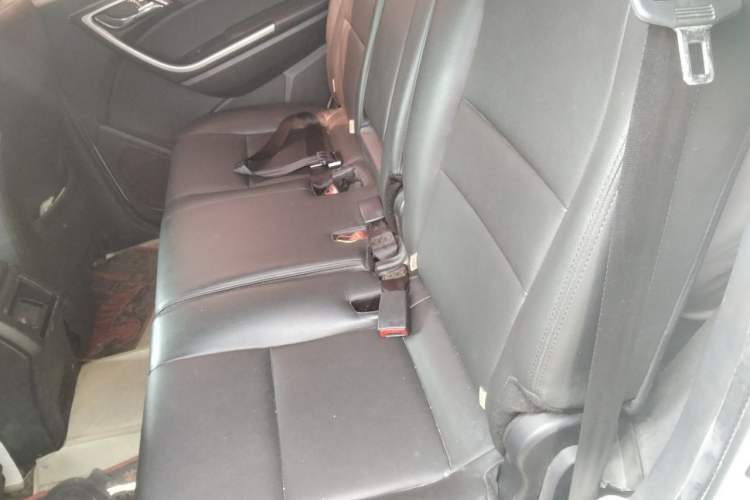 Used JMC Yusheng S350 2013 2.4T Manual Two-Wheel Drive Diesel Luxury Edition 5 Seats Left Rear Seat