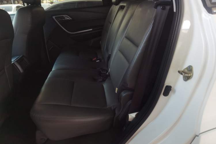 Used JMC Yusheng S350 2013 2.4T Automatic 2WD Diesel Ultra-Luxury 5-Seater Left Rear Seat