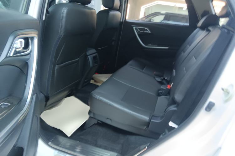 Used JMC Yusheng S350 2013 2.4T Automatic 2WD Diesel Ultra-Luxury 7-Seater Left Rear Seat