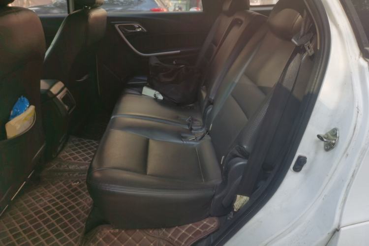 Used JMC Yusheng S350 2013 2.4T Automatic 2WD Diesel Luxury Edition 5 Seats Left Rear Seat