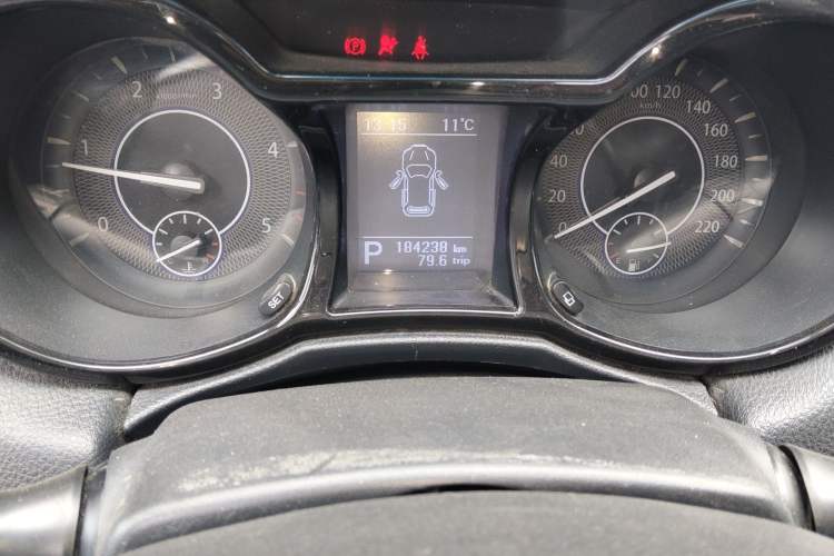 Used JMC Yusheng S350 2013 2.4T Automatic 2WD Diesel Luxury Edition 5 Seats Odometer Close Up