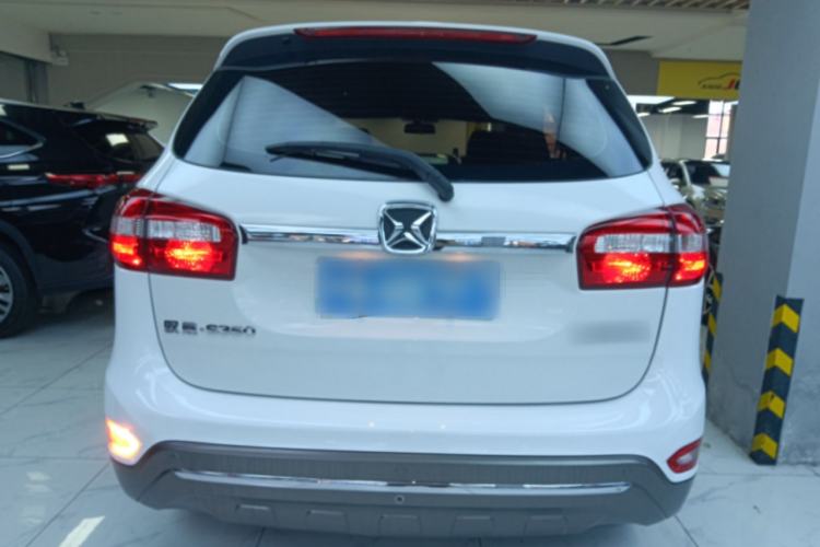Used JMC Yusheng S350 2013 2.4T Automatic 2WD Diesel Luxury Edition 5 Seats Rear