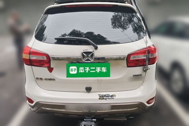 Used JMC Yusheng S350 2013 2.4T Manual 4x4 Diesel Luxury 7-Seater Rear