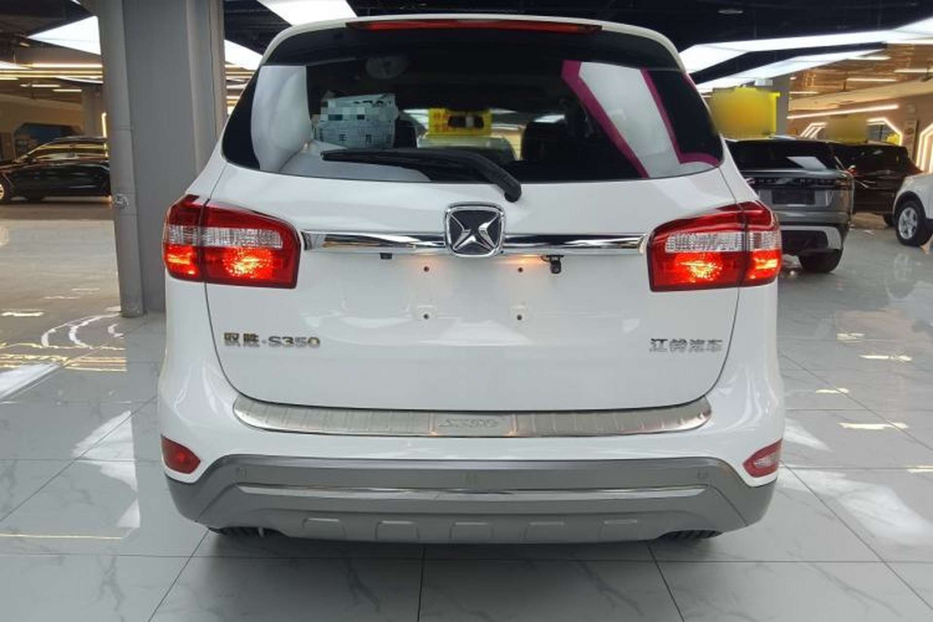 Used JMC Yusheng S350 2013 2.4T Automatic 2WD Diesel Ultra-Luxury 7-Seater Rear