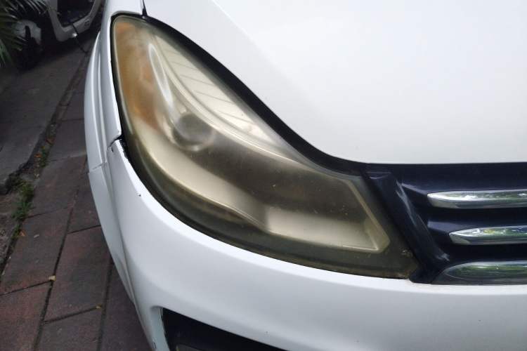 Used JMC Yusheng S350 2013 2.4T Manual 4x4 Diesel Luxury Edition 5 Seats Right Front Headlight
