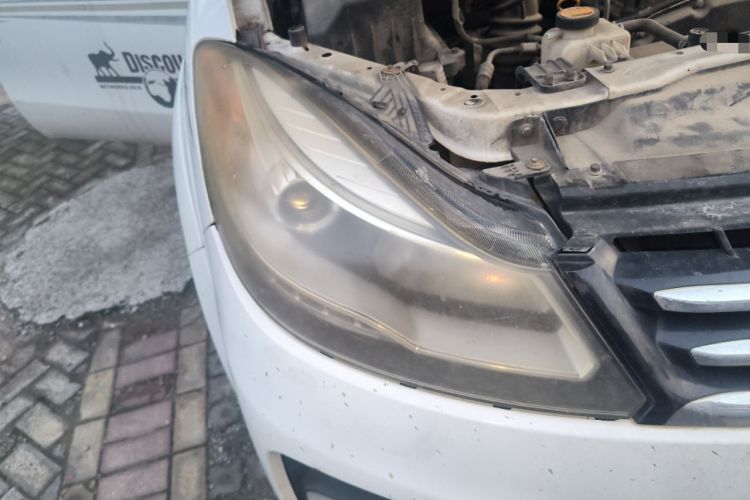 Used JMC Yusheng S350 2013 2.4T Automatic 2WD Diesel Luxury Edition 5 Seats Right Front Headlight